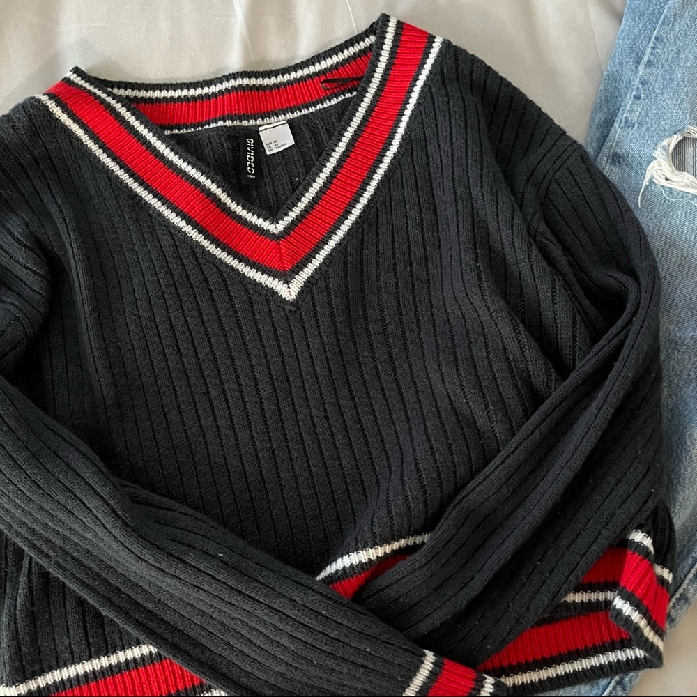 Ribbed knitted V neck Sweater